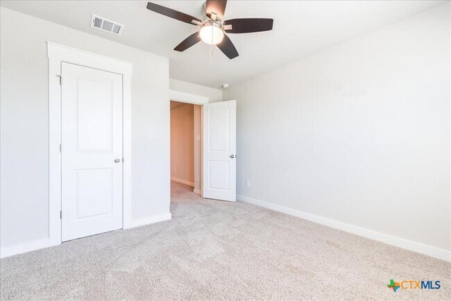 Building Photo - 496 Fieldwood Dr