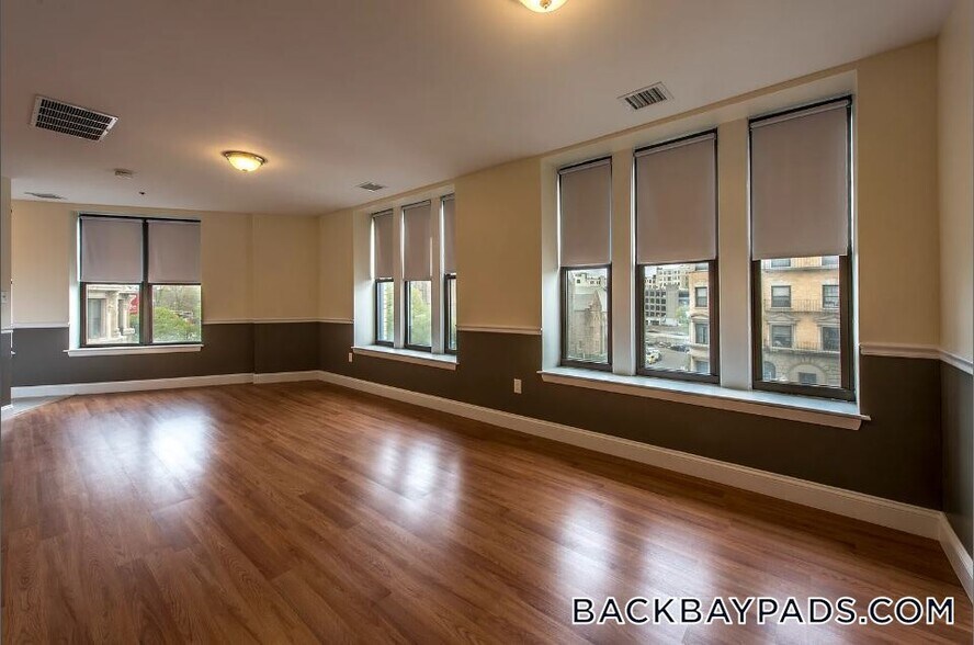 Building Photo - 1078 Boylston St