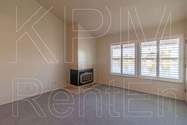 Building Photo - 3790 W Benjamin Holt Dr