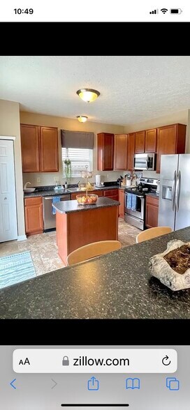 Building Photo - 17178 Evesham Dr