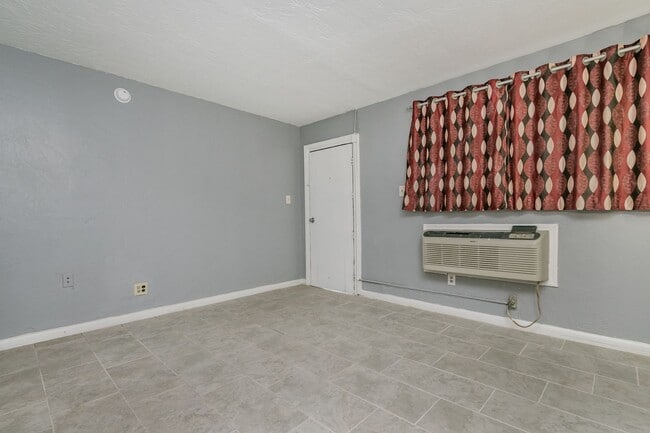 Building Photo - La Luna Luxury Suites