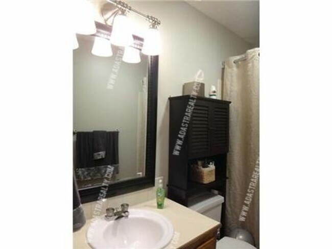 Building Photo - Beautiful Olathe Home-Coming SOON!!