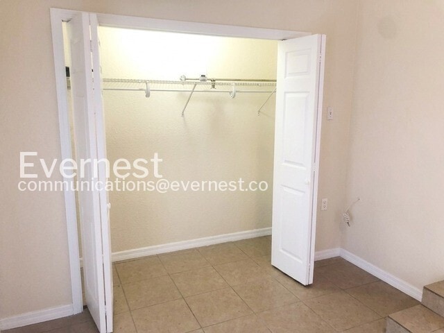 Building Photo - 715 W Ohio Ave