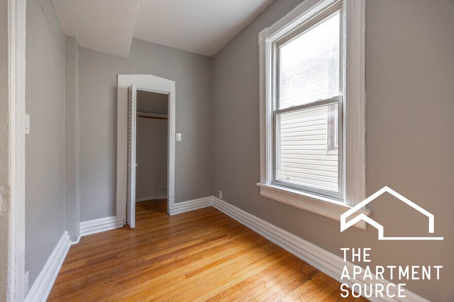 Building Photo - 2655 W Homer St