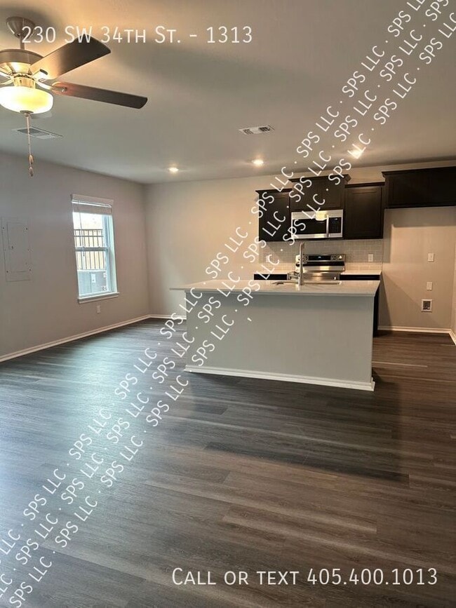 Building Photo - 230 SW 34th St