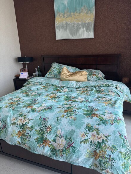 Building Photo - 1945 S Ocean Dr