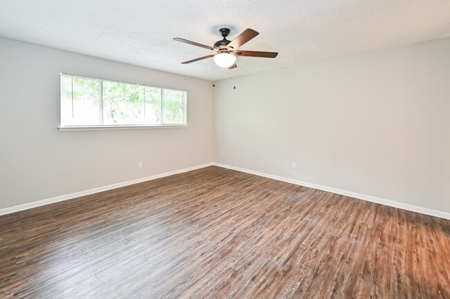 Building Photo - 13706 Oleoke Ln