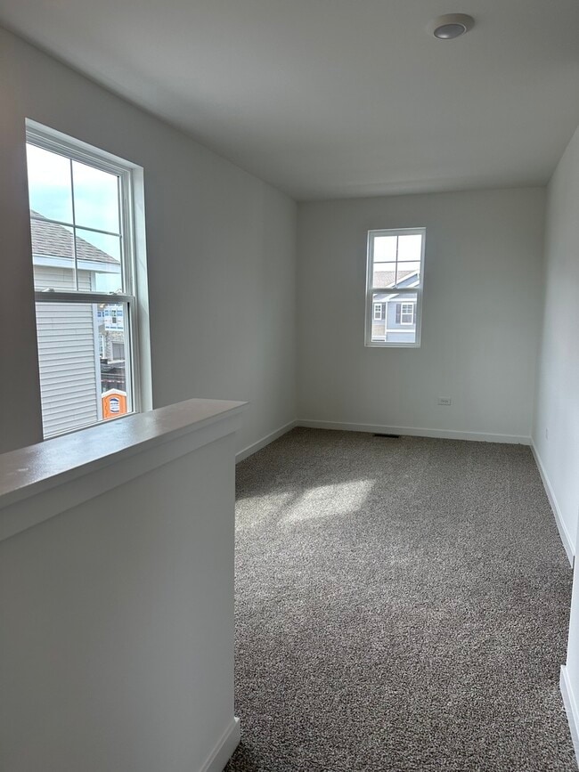 Building Photo - 2428 Semillon St