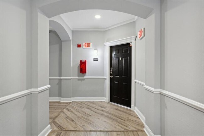 Building Photo - 1850 Cotillion Dr