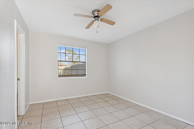 Building Photo - 1335 Violet St