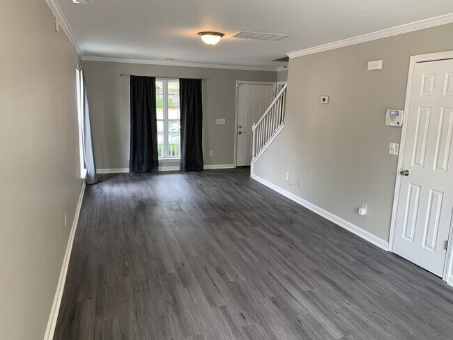 Building Photo - 1085 Garibaldi St SW