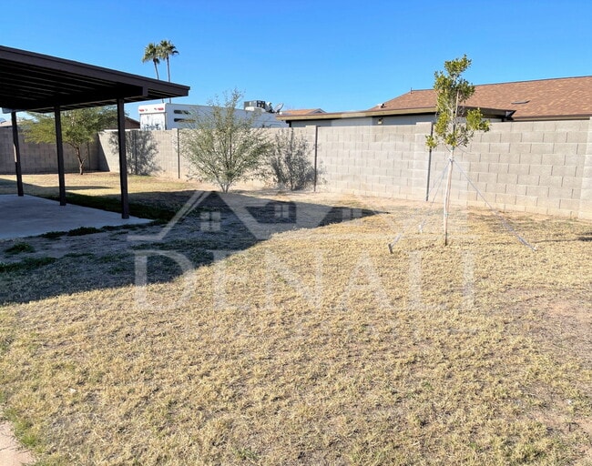Building Photo - 4746 W Aster Dr