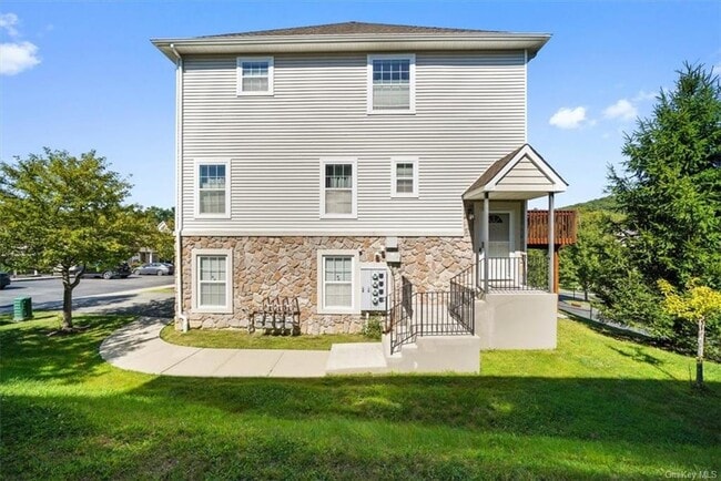 Building Photo - 10 Silas Seaman St