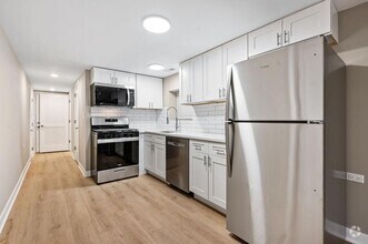 Building Photo - 2 bedroom in Chicago IL 60657