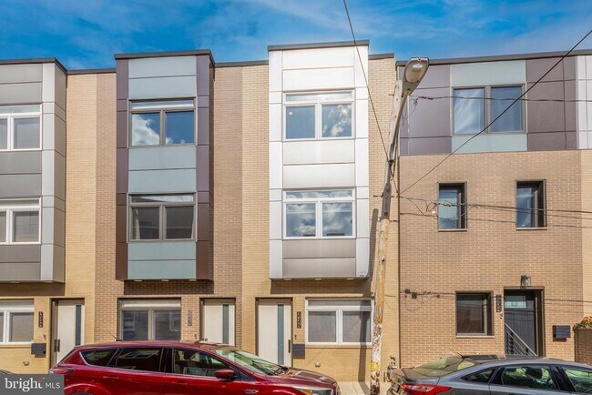 Building Photo - 2145 Cross St