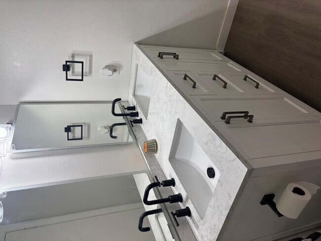 Building Photo - 1600 E Laguna Dr