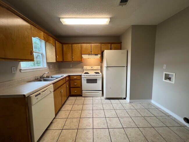 Building Photo - 232 Runnymeade Dr