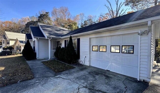 Building Photo - 2119 Briar Glen Ln SW