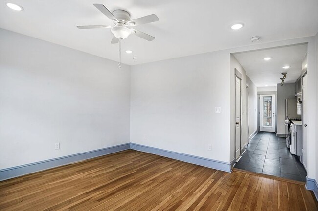 Building Photo - Chic 1 Bedroom Abode Just Off of H Street!...