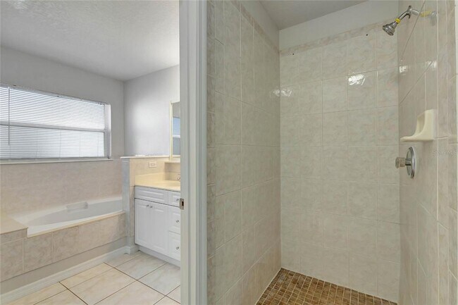 Building Photo - 849 Jarnac Dr