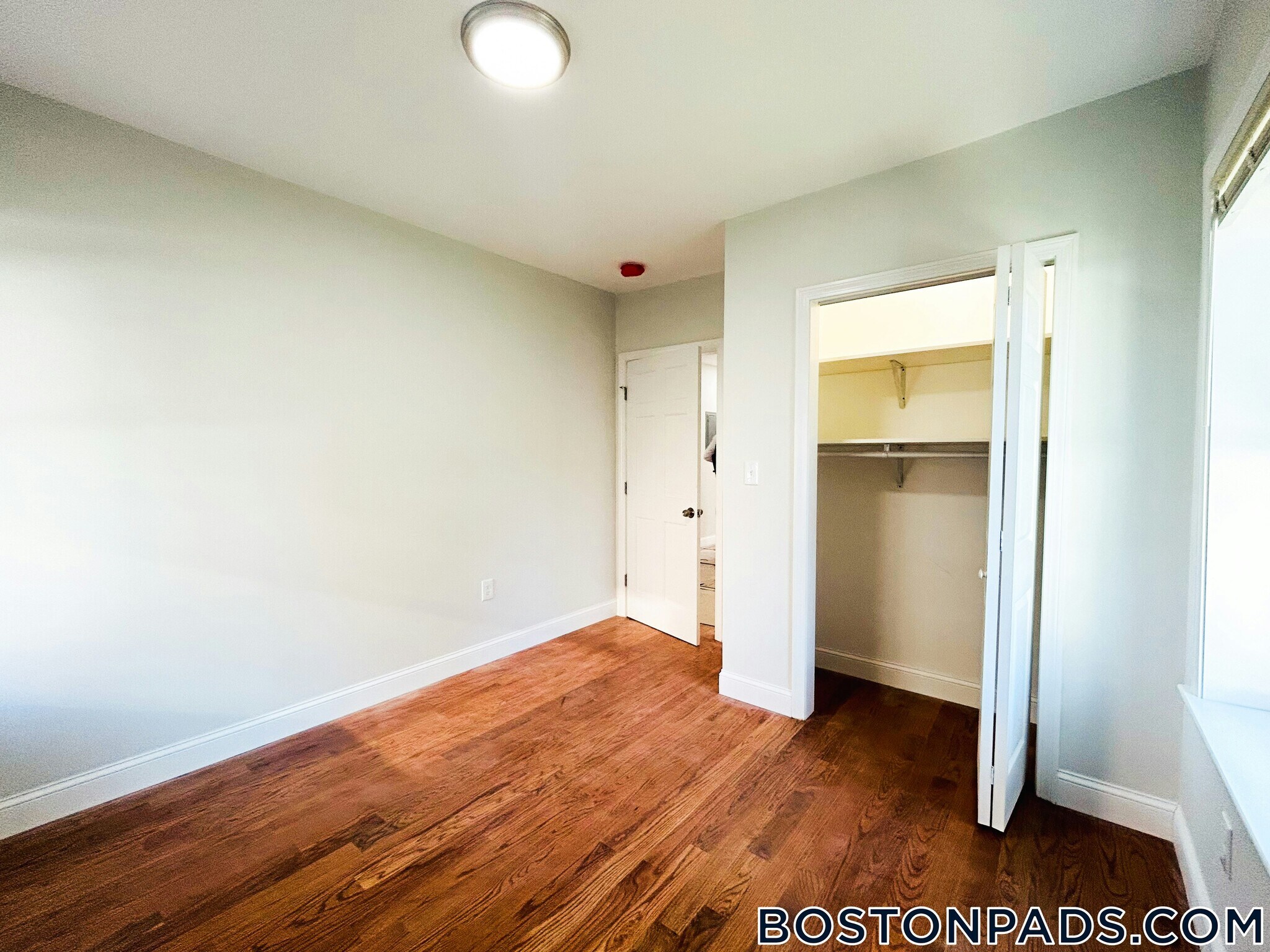 Building Photo - 27 Waverly St