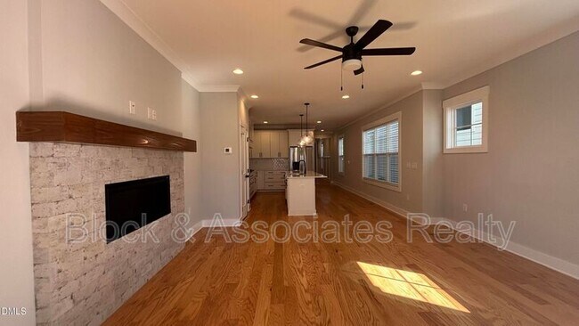 Building Photo - 200 E Moore St