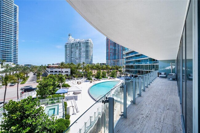 Building Photo - 1 Collins Ave
