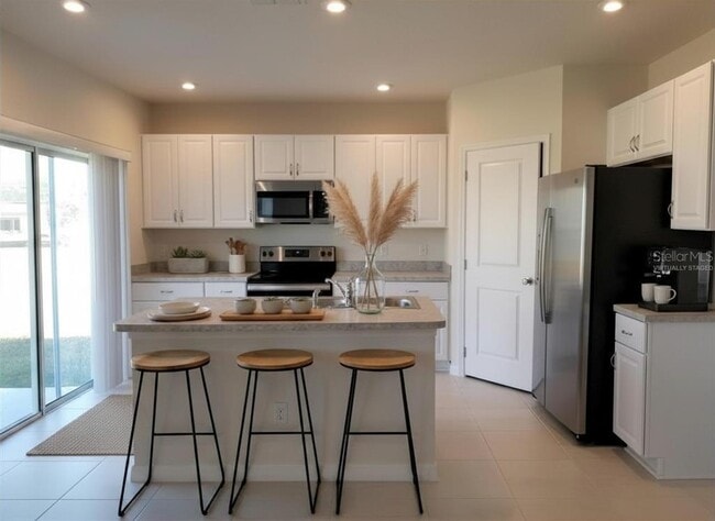 Building Photo - 3959 Fescue St