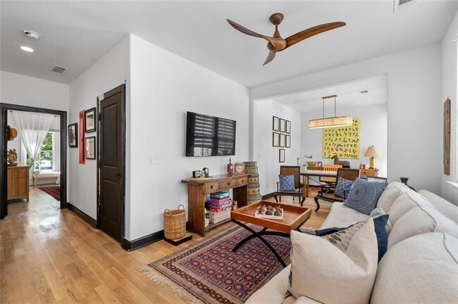 Building Photo - 518 Bismark Rd NE