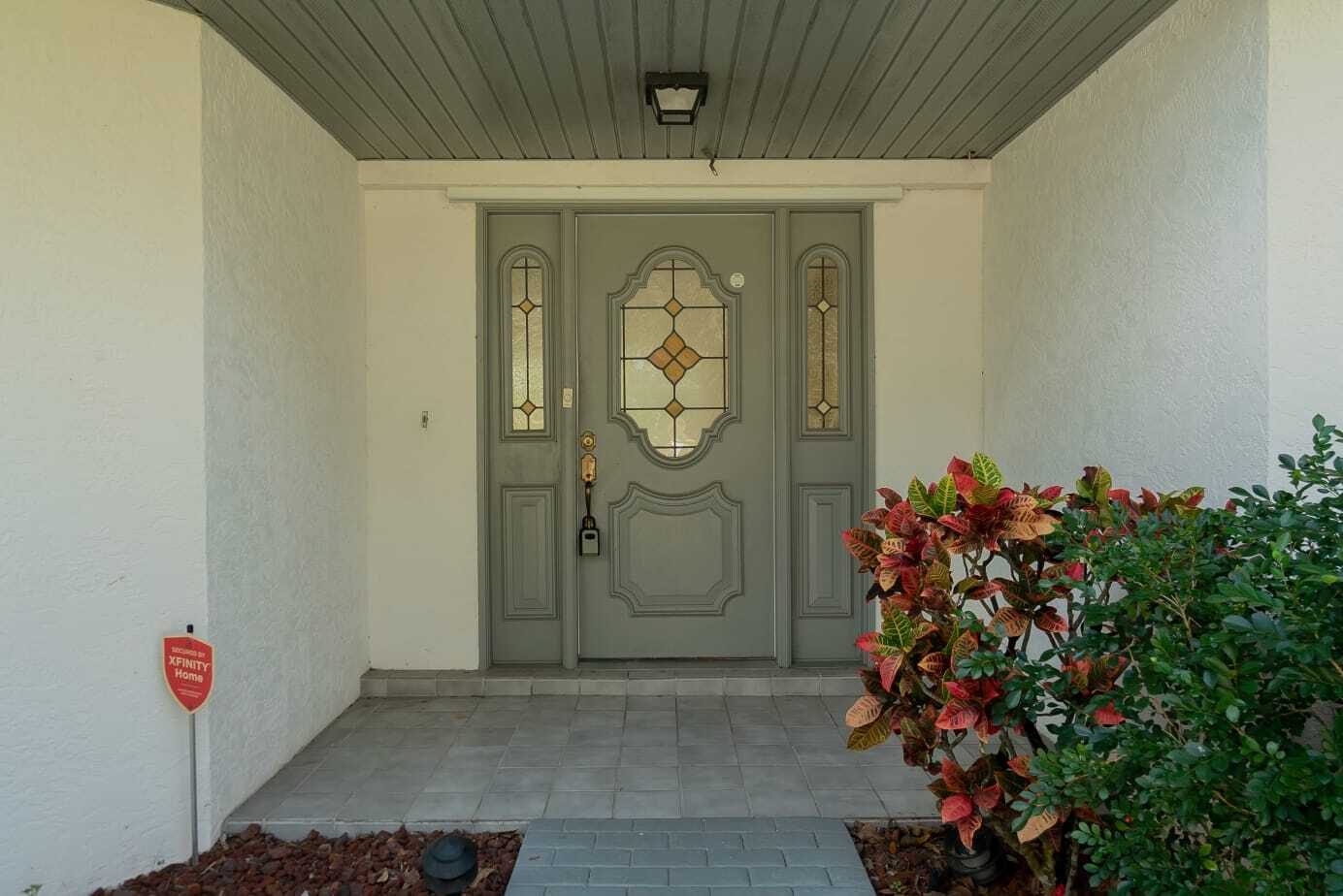 Building Photo - 242 SE Duval Ave