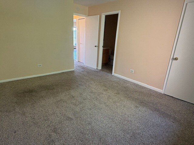 Building Photo - 200 S Waters Edge Dr