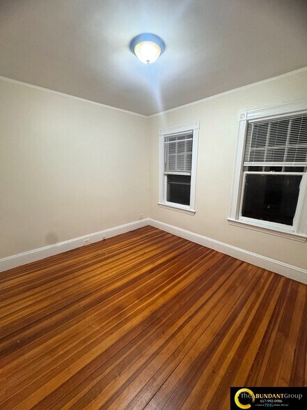 Building Photo - 11 Fairfield St