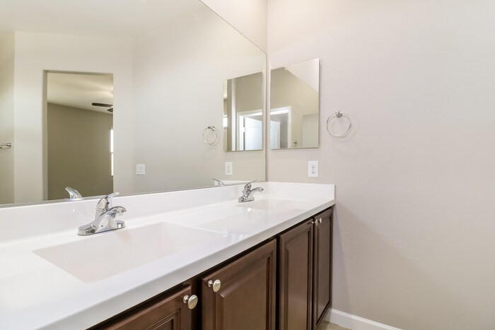 Building Photo - 23775 W Magnolia Dr