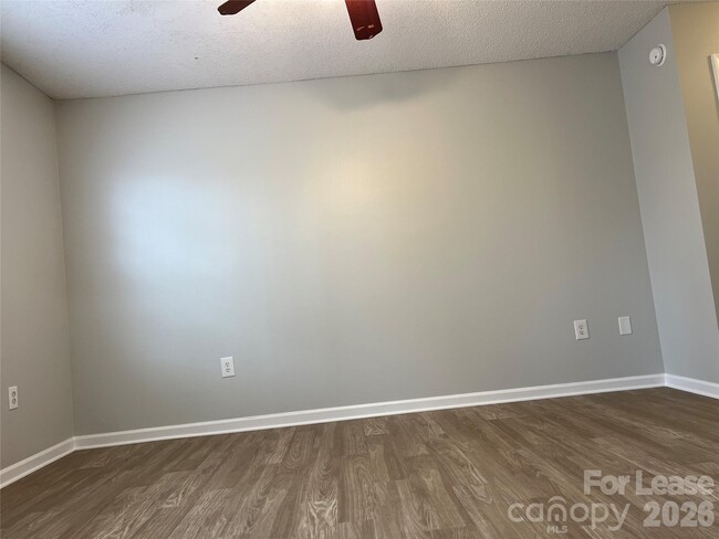 Building Photo - 7667 Petrea Ln