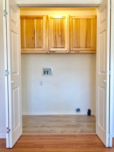 Building Photo - 589 Van Wey Cir