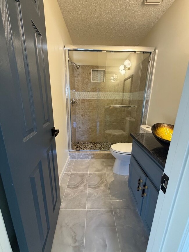 Building Photo - 4 bed | 2.5 bath | 2,630 sq ft