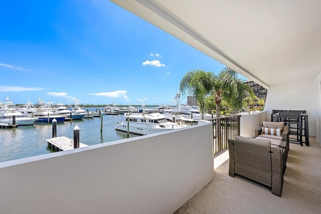 Building Photo - 1208 Marine Way