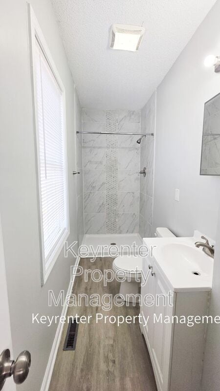 Building Photo - 142 N Bellaire Ave