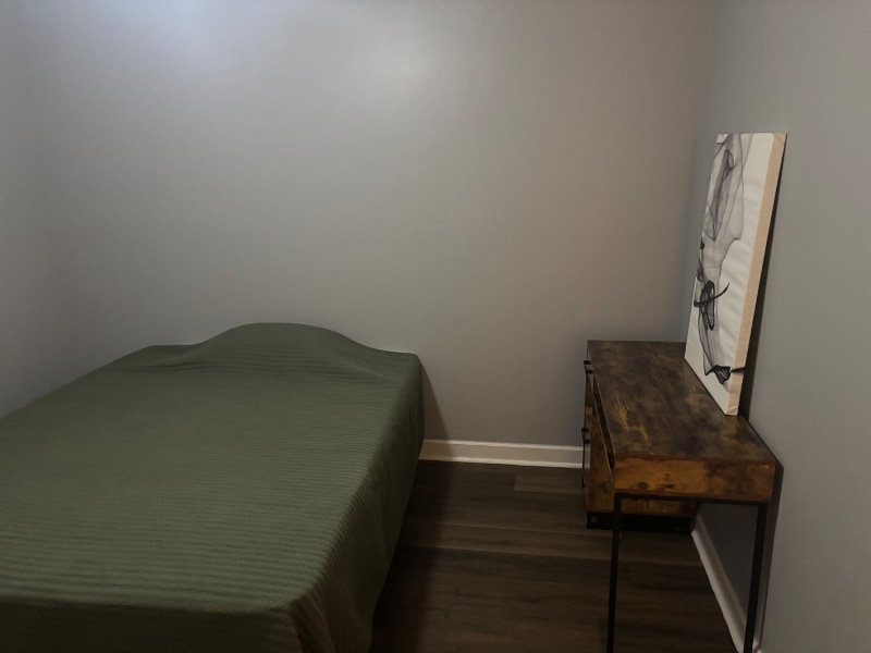 Building Photo - 1624 N Cherry St