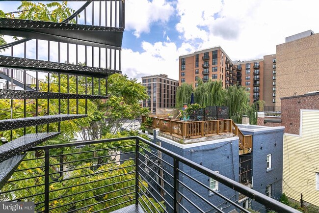 Building Photo - 1133 5th St NW