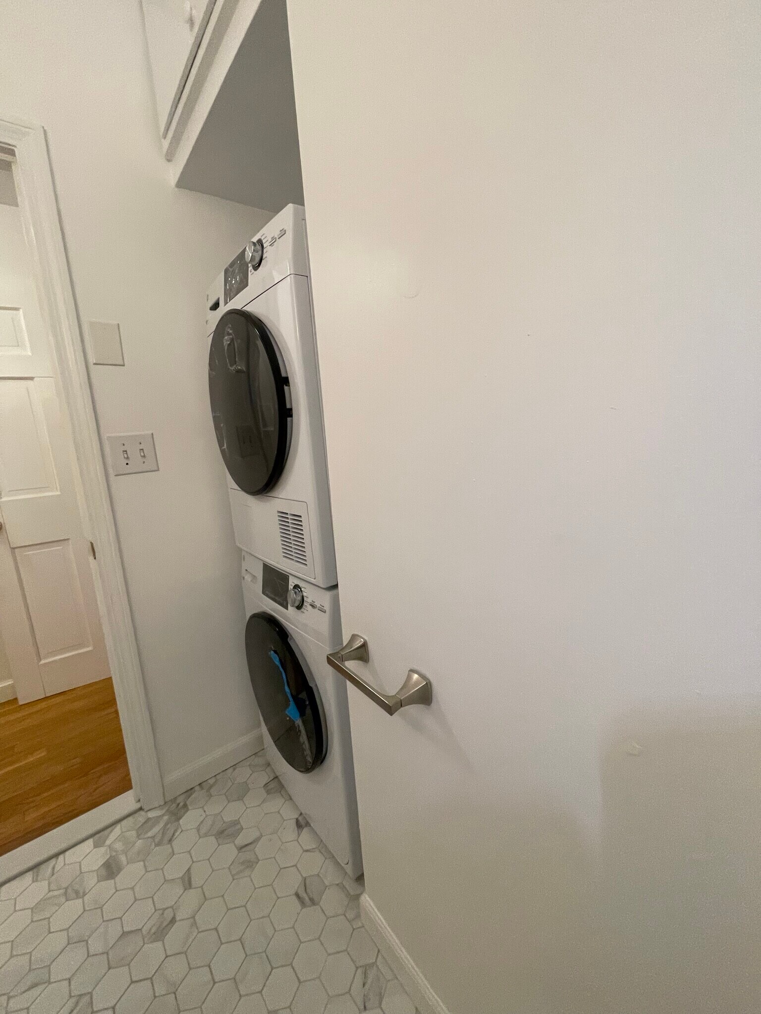 Building Photo - 23 Snow Hill St