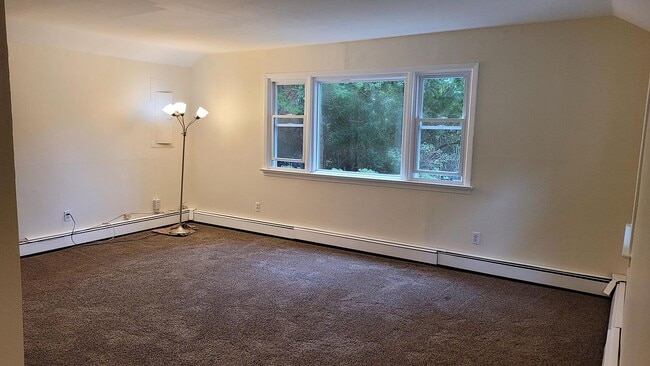 Building Photo - 52 Shady Ln