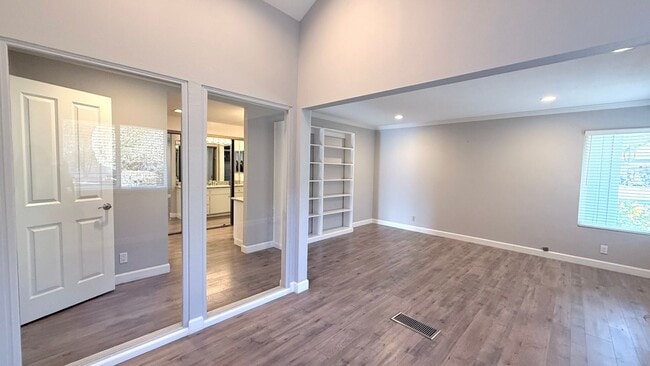 Building Photo - Gorgeous 2BD/2BA, Single-Story TH in Crow Canyon Country Club, Danville- Available NOW!