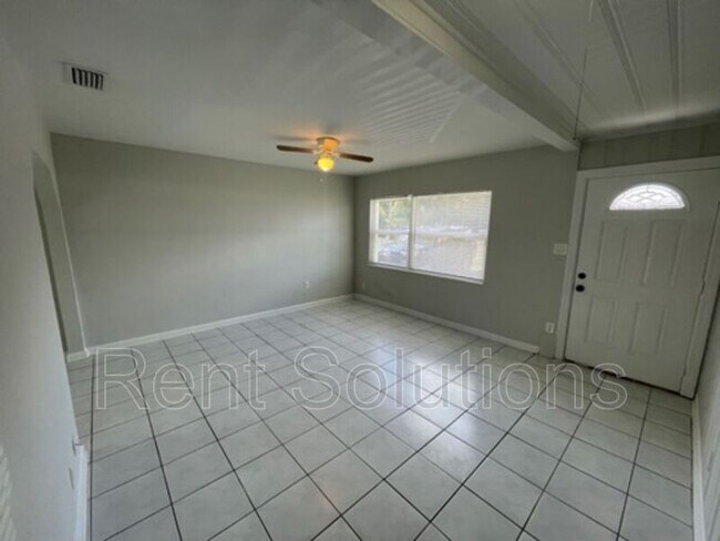 Building Photo - 4817 46th Ave N