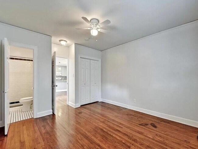 Building Photo - Remodeled 6 Bedroom Walking Distance to UT