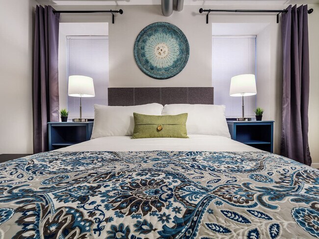 Building Photo - 219 Vine St