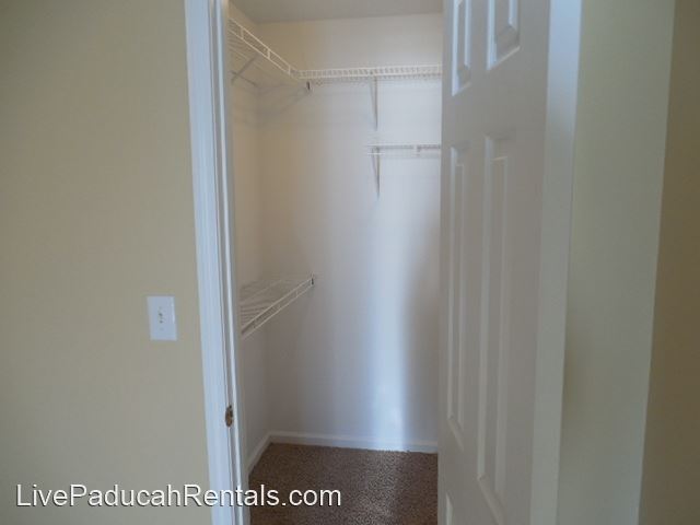 Building Photo - 2 br, 1.5 bath Apartment - 110 Fuller Rd.