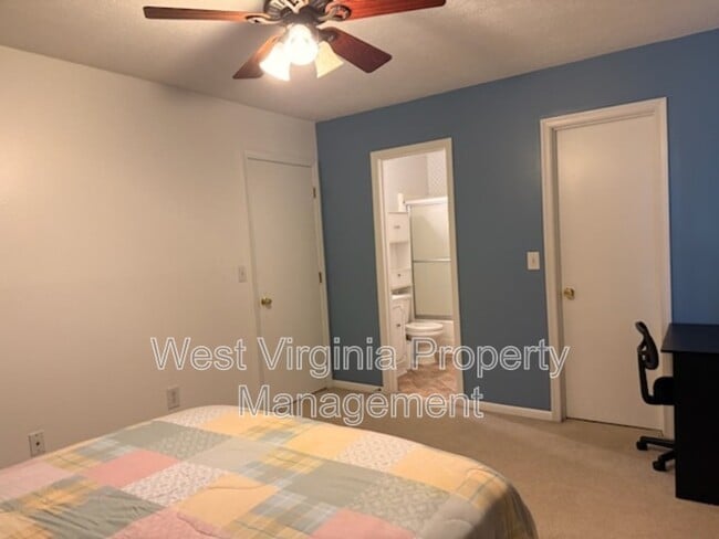 Building Photo - 406 Spruce Ln
