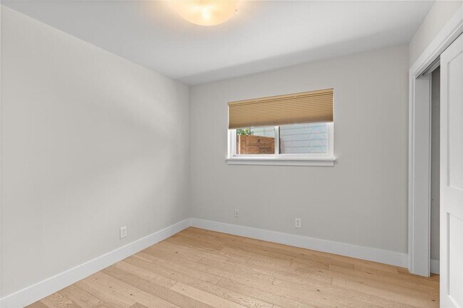 Building Photo - 5405 Fairmont Cir