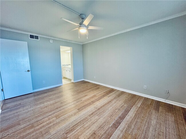 Building Photo - 2711 First St